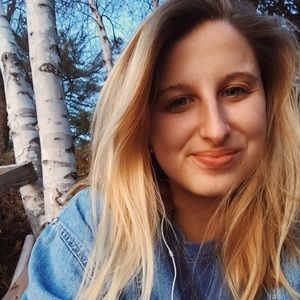 Meet your Posher, Abby